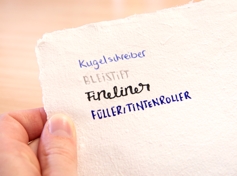 schreibgefuehl-buettenpapier-exzellent-mit-wasserzeichen-hadernhaltig-handgeschoepftes-papier-beschrieben