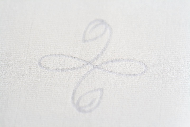 schreibgefuehl-buettenpapier-mit-wasserzeichen-urkundenpapier-strukturpapier-wasserzeichen